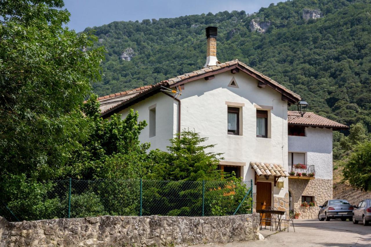 Casa Lizarrosta En Nacedero Del Urederra Villa Baquedano Eksteriør billede